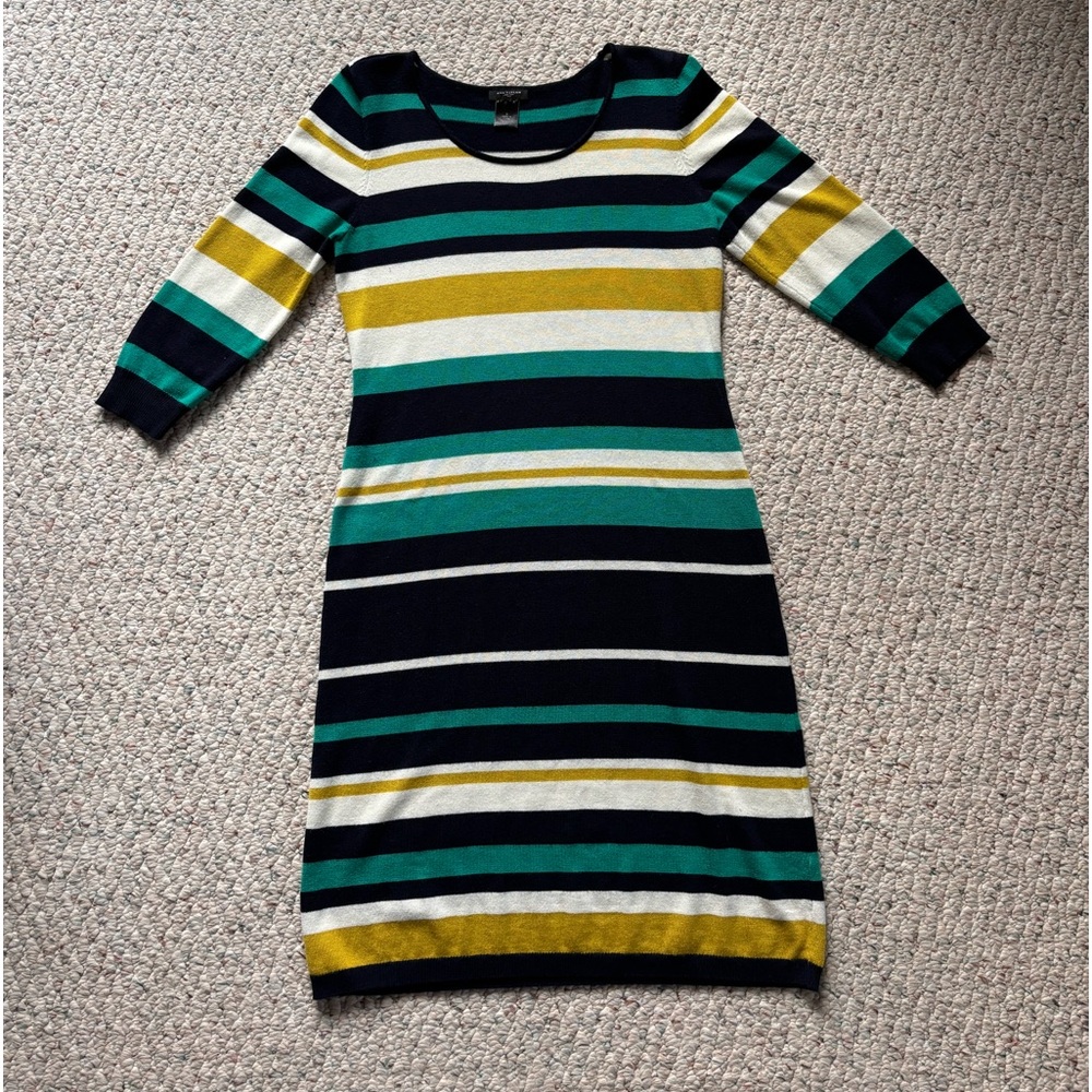 Ann Taylor light sweater dress. Size S